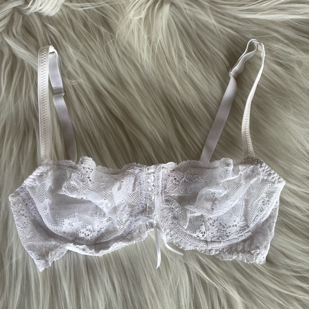 NWT Victorias Secret Lace Bra 34D